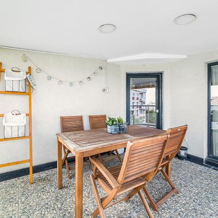 Exclusive Apartment Studentski Grad Sofia Bagian luar foto