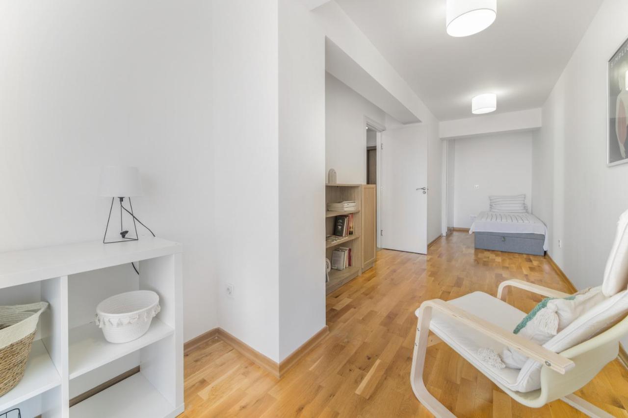 Exclusive Apartment Studentski Grad Sofia Bagian luar foto