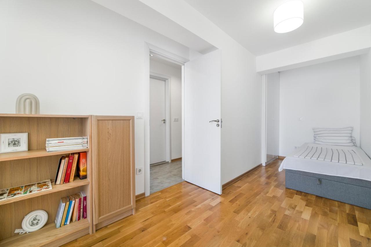 Exclusive Apartment Studentski Grad Sofia Bagian luar foto